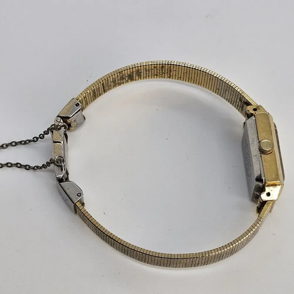 VTG Citizen Women's‎ Watch 16MM Black Gold Dial Gold Band 6